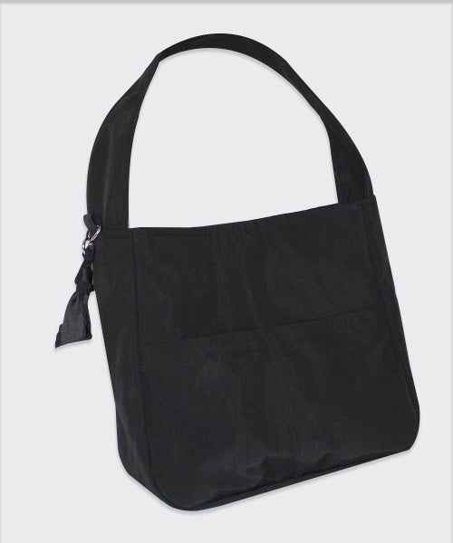Black nylon pocket round shopper bag